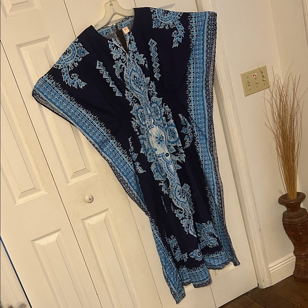 Blue and White Patterned Kaftan😃. M-L